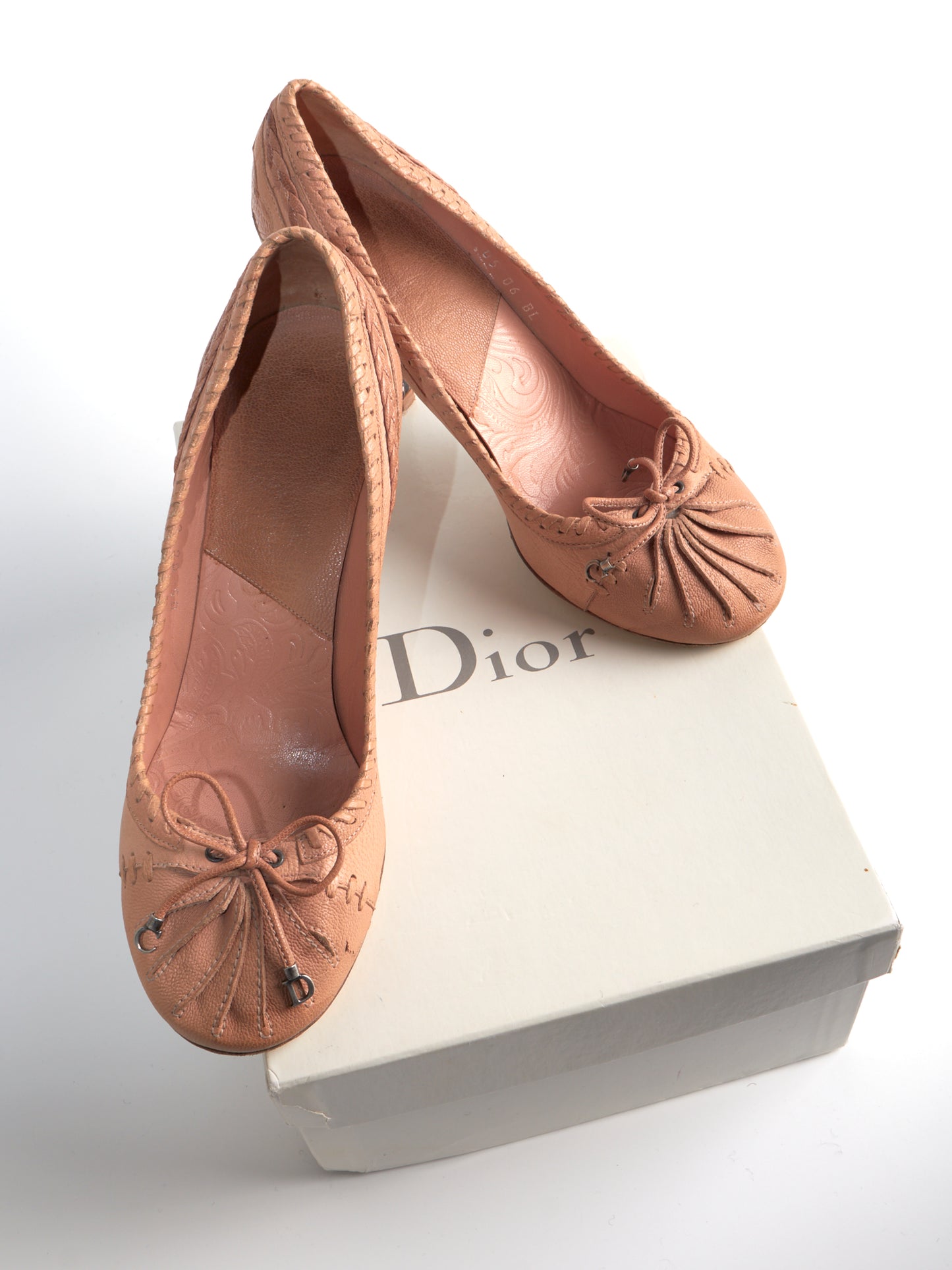 Christian Dior Beige Leather Bow Heels