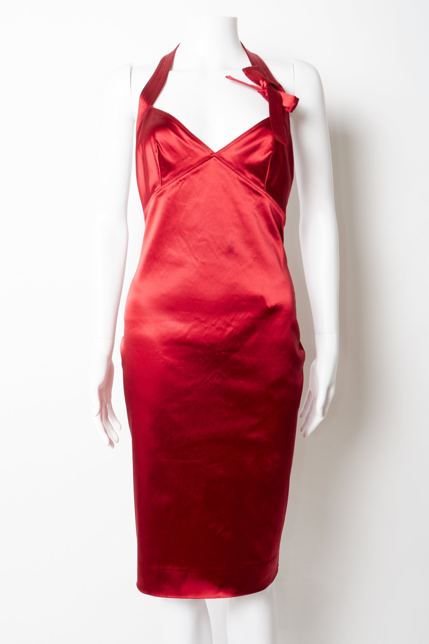 dior backless dress I left feeling very inspired by my visit to @dior I realized I really love a backless moment, a good halter or square neckline, and sleeves that feel a little unexpected this video is made with the