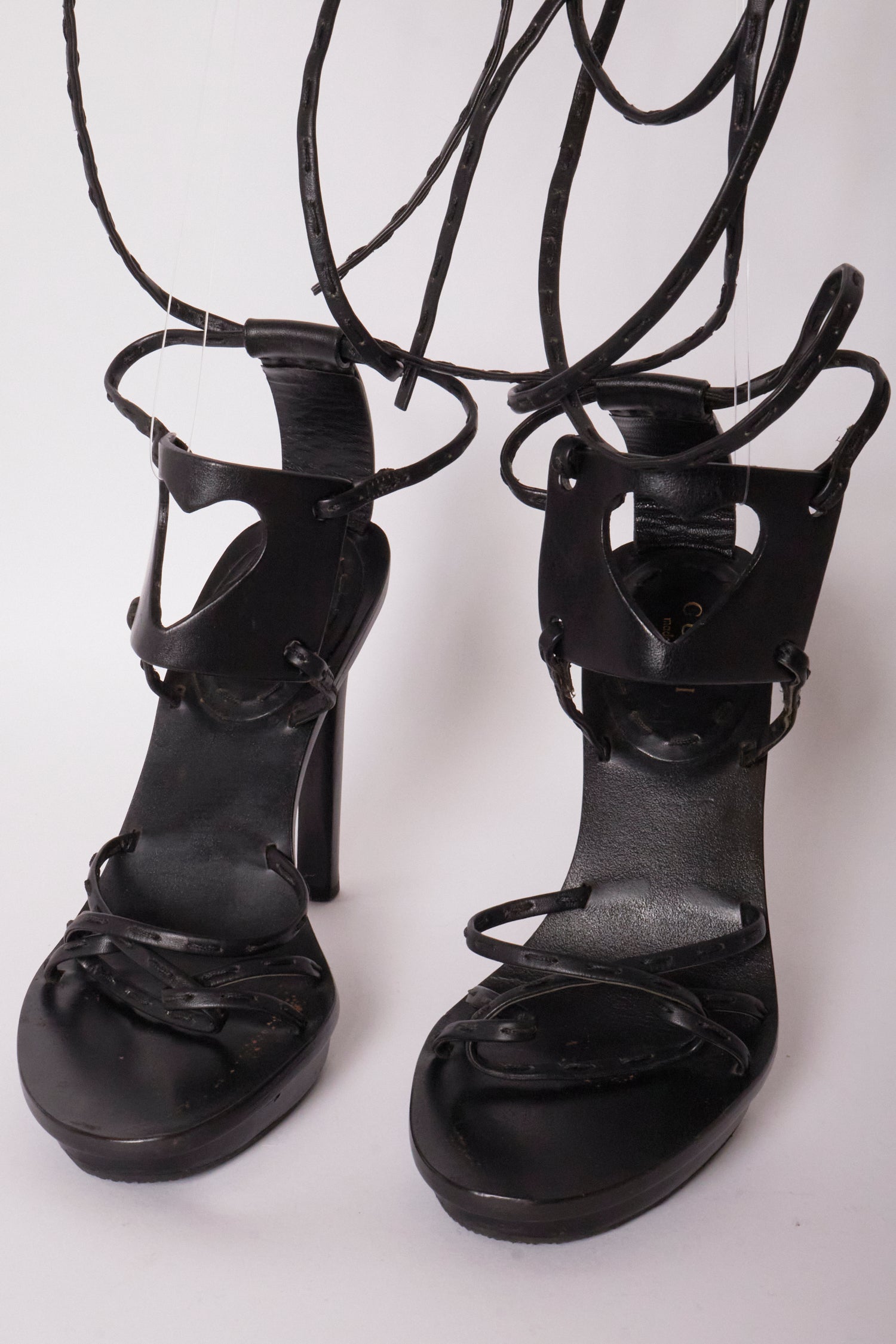 Gucci Tom Ford 2002 Black Heart Cut Out Heels – Blummier
