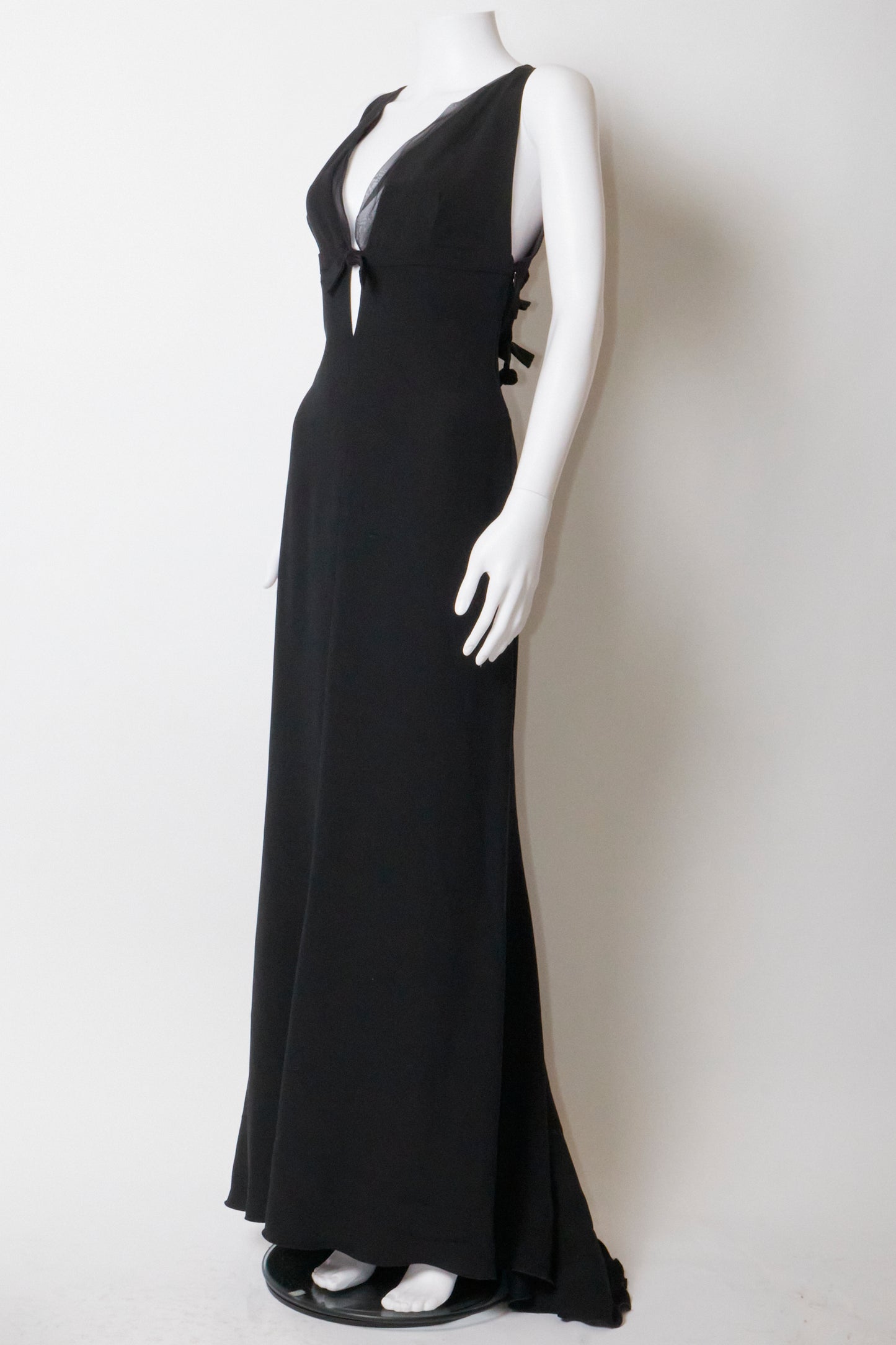 Valentino Spring 2008 Black Bow Backless Gown