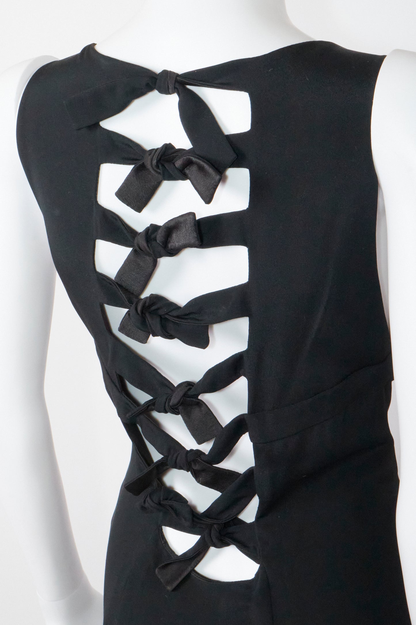 Valentino Spring 2008 Black Bow Backless Gown