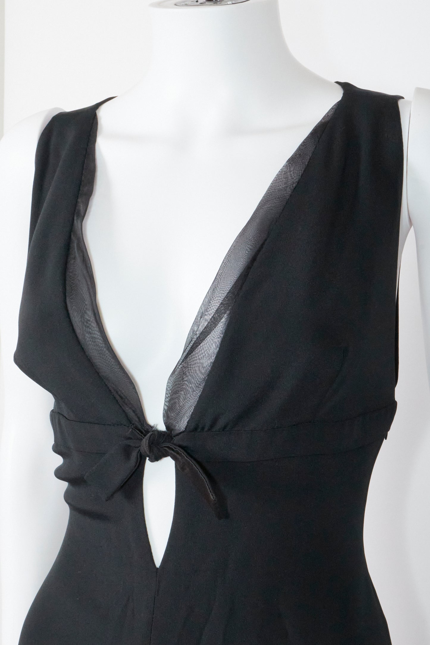 Valentino Spring 2008 Black Bow Backless Gown