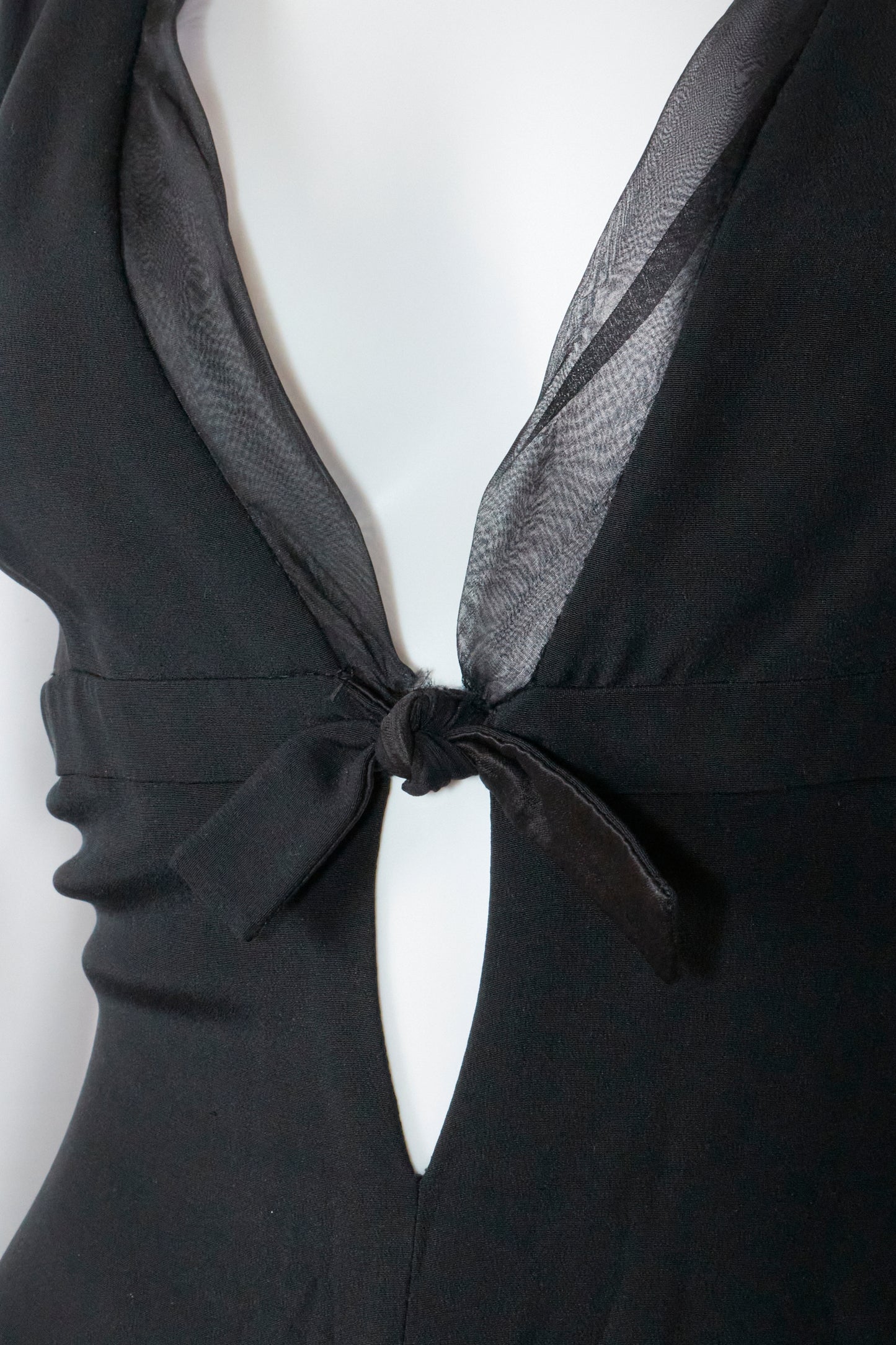 Valentino Spring 2008 Black Bow Backless Gown